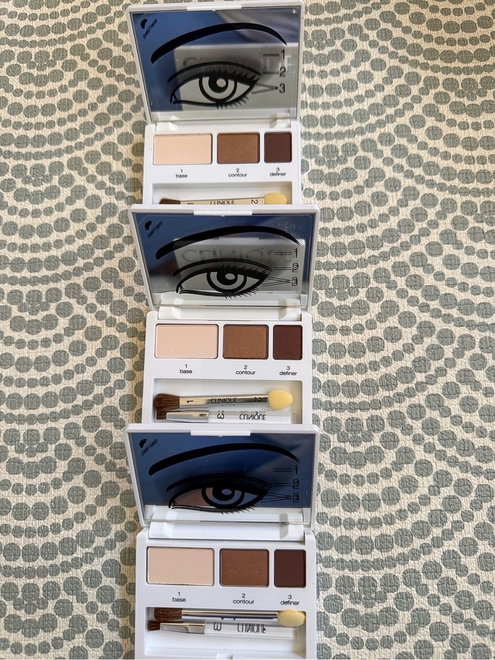 Clinique Neutral Eyeshadow Trio - Base, Contour & Definer - Set of Three